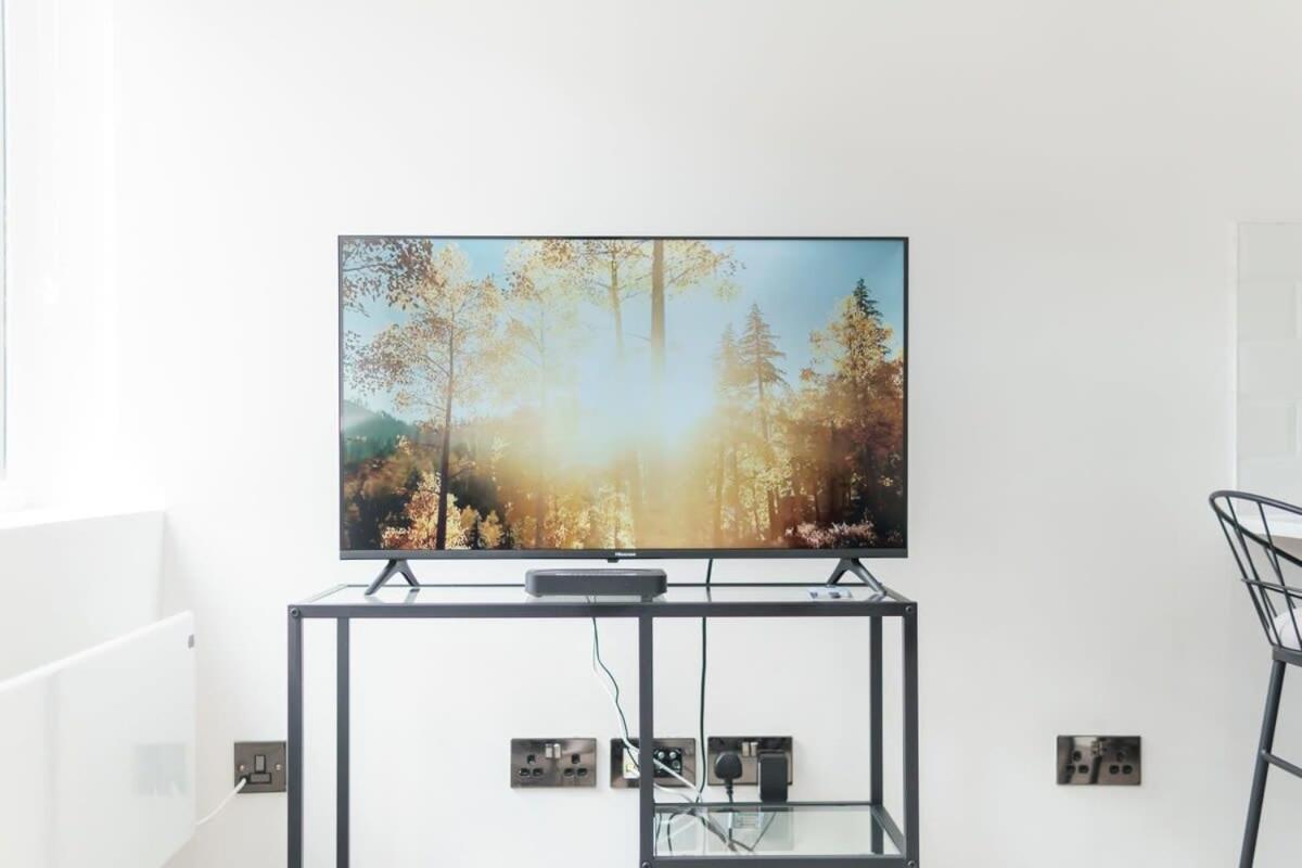 Modern 1 Bedroom Apartment In Preston Centre 외부 사진