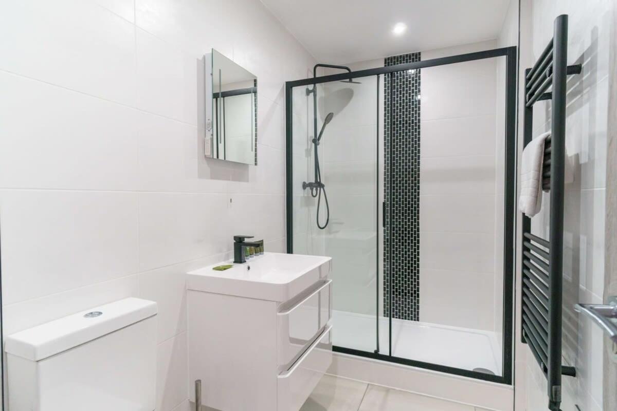Modern 1 Bedroom Apartment In Preston Centre 외부 사진